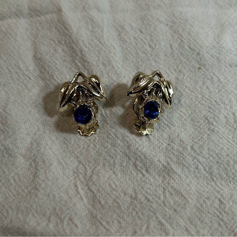 Vintage Elegant Gold and Blue Clip On Earrings